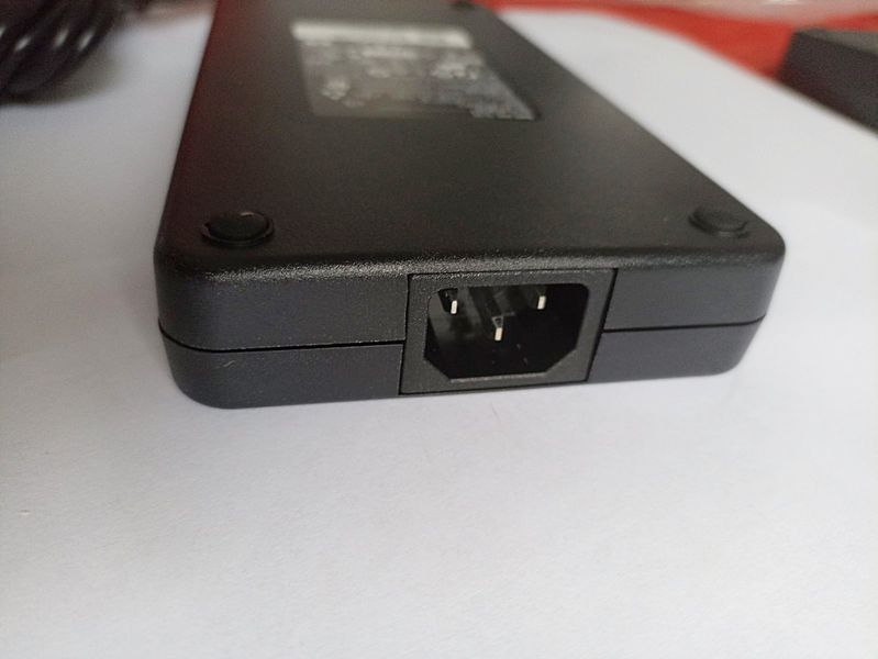 Oplader voor laptop Dell Alienware X51 R2, 19.5V 12.3A (240W) dell Latitude E6540, E7240, E7440, Precision Mobile Workstation 7710, M6800 met (7.4x5.0)mm connector P0004 фото