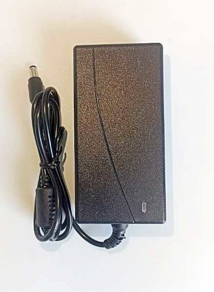 12V 4A (48W) voedingsadapter met (5.5 mm x 2.1) mm-plug 12V4A фото