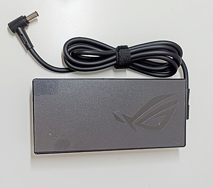 Oplader voor laptop Asus ROG Strix G15 G513QM G17 G713QM G713QR 20V 12A (240W) ROG Strix LITTEKEN 15 G533 17 G733 ROG Zephyrus M16 GU603 ADP-240EB adapter met (6.0x3.7)mm connector P0007 фото